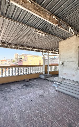 Casa à venda com 280m², 4 quartos e 2 vagasÁrea de Serviço 2 / Terraço 