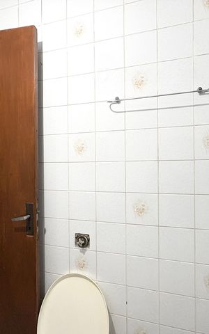 Casa à venda com 280m², 4 quartos e 2 vagasBanheiro de serviço