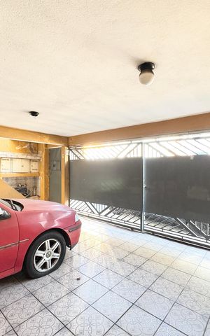 Casa à venda com 280m², 4 quartos e 2 vagasGaragem