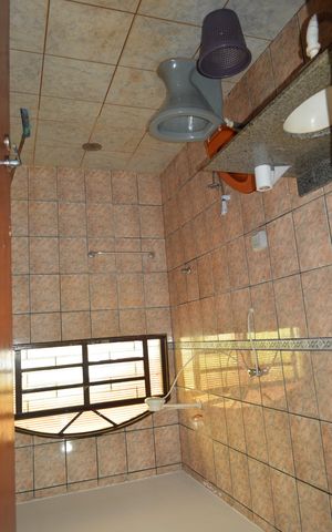Casa para alugar com 300m², 4 quartos e 5 vagasBanheiro