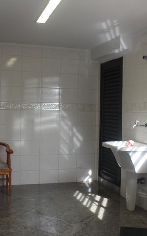 Casa à venda com 379m², 3 quartos e 3 vagasÁrea de Serviço