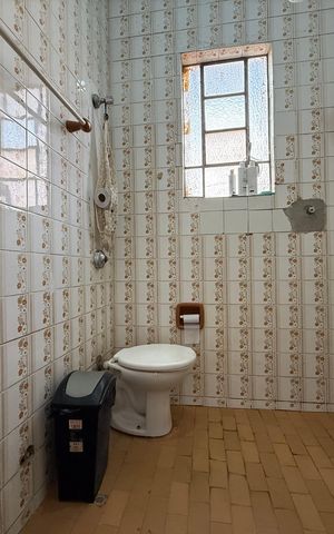 Casa para alugar com 300m², 2 quartos e 1 vaga Casa para alugar com 300m², 2 quartos e 1 vagaBanheiro