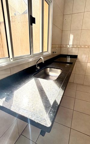 Casa à venda com 300m², 2 quartos e 2 vagasCozinha 
