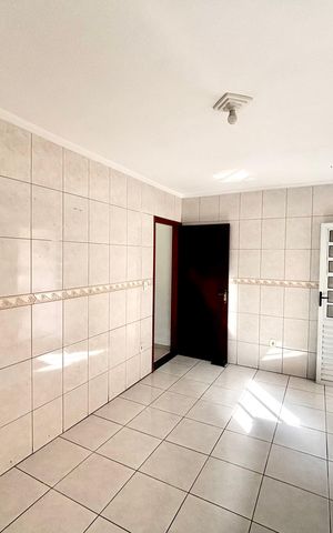 Casa à venda com 300m², 2 quartos e 2 vagasCozinha 