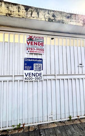 Casa à venda com 300m², 2 quartos e 2 vagasFachada 