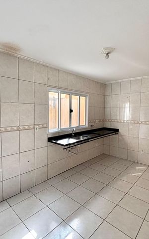 Casa à venda com 300m², 2 quartos e 2 vagasCozinha 