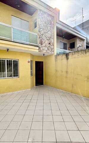 Casa à venda com 300m², 2 quartos e 2 vagasGaragem 