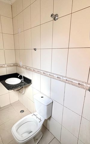 Casa à venda com 300m², 2 quartos e 2 vagasBanheiro 2