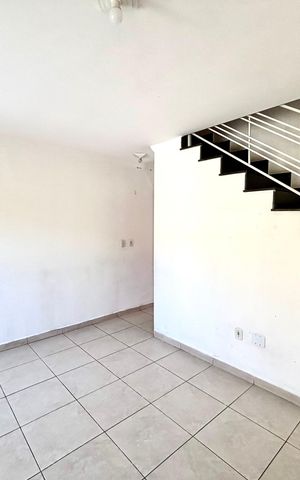 Casa à venda com 300m², 2 quartos e 2 vagasSala 