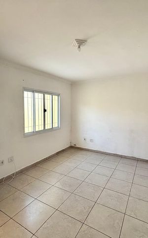 Casa à venda com 300m², 2 quartos e 2 vagasSala 