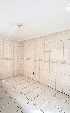Casa à venda com 300m², 2 quartos e 2 vagasCozinha 