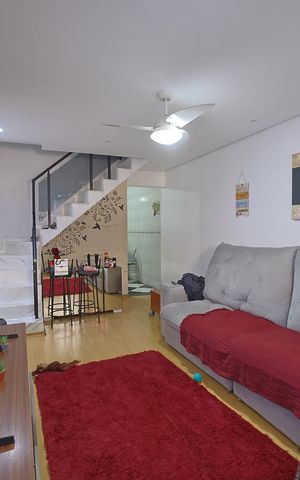 Casa de condomínio à venda com 100m², 2 quartos e 1 vagaSala