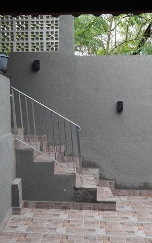 Casa à venda com 146m², 1 quarto e 4 vagasQuintal Fundos 