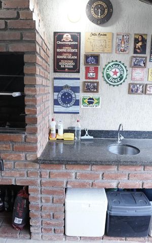 Casa à venda com 210m², 3 quartos e 3 vagas