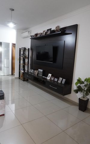 Casa à venda com 210m², 3 quartos e 3 vagas