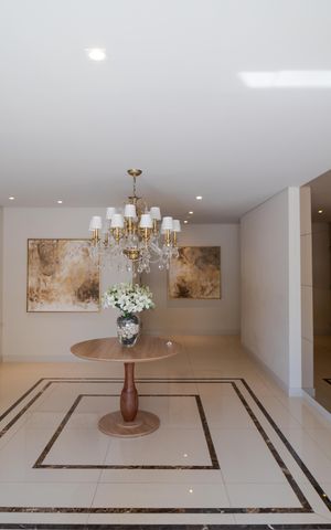 Apartamento à venda com 83m², 3 quartos e 2 vagas Apartamento à venda com 83m², 3 quartos e 2 vagasÁrea comum - Hall de entrada