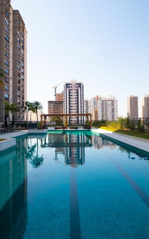 Apartamento à venda com 83m², 3 quartos e 2 vagas Apartamento à venda com 83m², 3 quartos e 2 vagasÁrea comum - Piscina