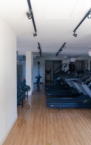 Apartamento à venda com 83m², 3 quartos e 2 vagas Apartamento à venda com 83m², 3 quartos e 2 vagasÁrea comum - Academia