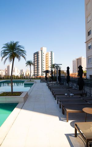 Apartamento à venda com 83m², 3 quartos e 2 vagas Apartamento à venda com 83m², 3 quartos e 2 vagasÁrea comum - Piscina