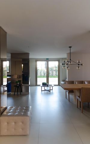 Apartamento à venda com 83m², 3 quartos e 2 vagas Apartamento à venda com 83m², 3 quartos e 2 vagasÁrea comum - Salão de festas