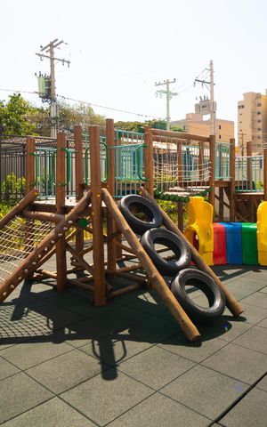 Apartamento à venda com 83m², 3 quartos e 2 vagas Apartamento à venda com 83m², 3 quartos e 2 vagasÁrea comum - Playground