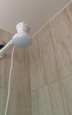 Apartamento para alugar com 120m², 2 quartos e 1 vaga Apartamento para alugar com 120m², 2 quartos e 1 vagaBanheiro da Suíte
