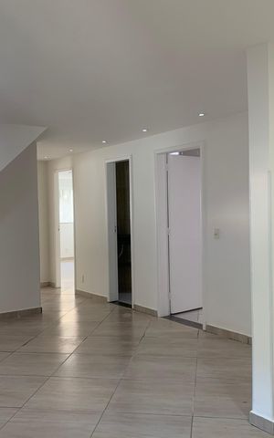 Apartamento para alugar com 120m², 2 quartos e 1 vaga Apartamento para alugar com 120m², 2 quartos e 1 vagaSala
