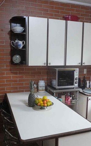Casa à venda com 327m², 2 quartos e 4 vagasCozinha