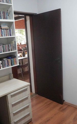Casa à venda com 327m², 2 quartos e 4 vagasEscritório