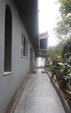 Casa à venda com 327m², 2 quartos e 4 vagasCorredor