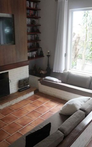 Casa à venda com 327m², 2 quartos e 4 vagasSala de TV