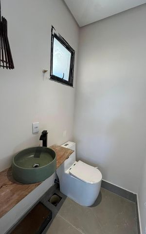 Casa de condomínio à venda com 230m², 3 quartos e 4 vagas Casa de condomínio à venda com 230m², 3 quartos e 4 vagasLavabo 2