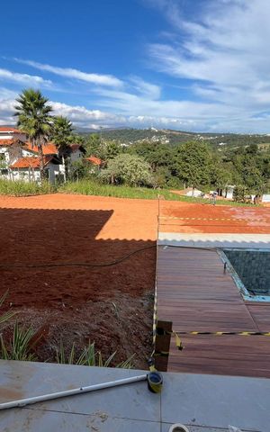 Casa de condomínio à venda com 230m², 3 quartos e 4 vagas Casa de condomínio à venda com 230m², 3 quartos e 4 vagasVista
