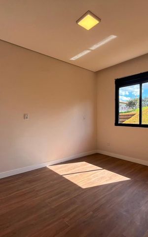 Casa de condomínio à venda com 230m², 3 quartos e 4 vagas Casa de condomínio à venda com 230m², 3 quartos e 4 vagasSuíte