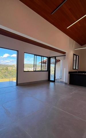 Casa de condomínio à venda com 230m², 3 quartos e 4 vagas Casa de condomínio à venda com 230m², 3 quartos e 4 vagasSala/Cozinha