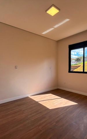 Casa de condomínio à venda com 230m², 3 quartos e 4 vagas Casa de condomínio à venda com 230m², 3 quartos e 4 vagasQuarto 1