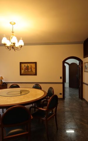 Casa de condomínio para alugar com 853m², 4 quartos e 8 vagasCopa