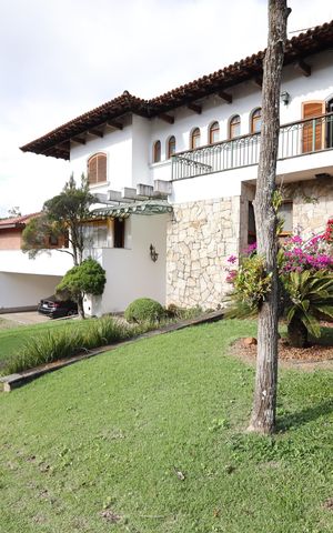 Casa de condomínio para alugar com 853m², 4 quartos e 8 vagasFachada