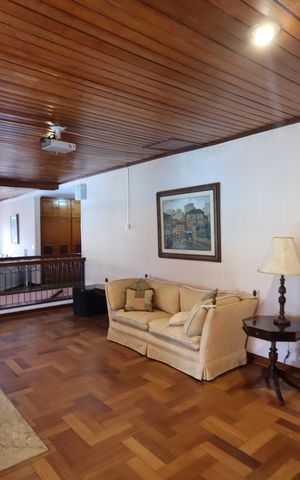 Casa de condomínio para alugar com 853m², 4 quartos e 8 vagasSala mezanino com lareira