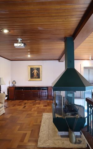 Casa de condomínio para alugar com 853m², 4 quartos e 8 vagasSala mezanino com lareira