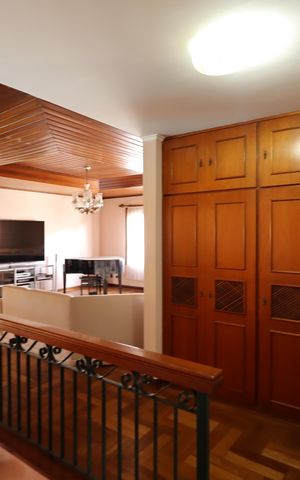 Casa de condomínio para alugar com 853m², 4 quartos e 8 vagasSala de tv
