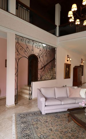 Casa de condomínio para alugar com 853m², 4 quartos e 8 vagasSala de estar com lareira