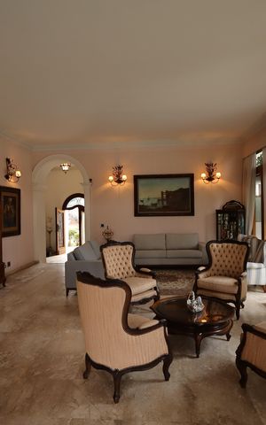Casa de condomínio para alugar com 853m², 4 quartos e 8 vagasSala de estar com lareira