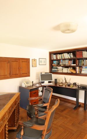 Casa de condomínio para alugar com 853m², 4 quartos e 8 vagasQuarto 5 escritório 