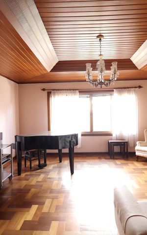 Casa de condomínio para alugar com 853m², 4 quartos e 8 vagasSala de tv