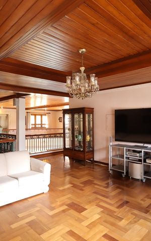 Casa de condomínio para alugar com 853m², 4 quartos e 8 vagasSala de tv