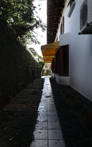 Casa de condomínio para alugar com 853m², 4 quartos e 8 vagasCorredor lateral
