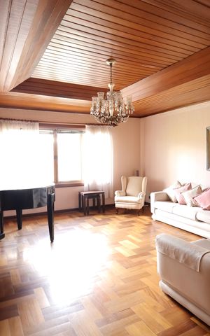 Casa de condomínio para alugar com 853m², 4 quartos e 8 vagasSala de tv