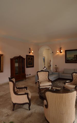 Casa de condomínio para alugar com 853m², 4 quartos e 8 vagasSala de estar com lareira