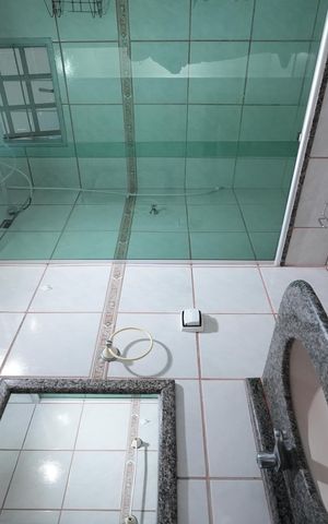 Casa à venda com 212m², 3 quartos e 2 vagasBanheiro da Suíte 2